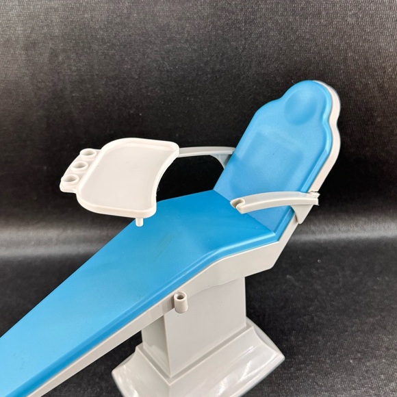 Vintage Mattel Barbie 1997 Blue Dentist Chair With Tray - Picture 3 of 5